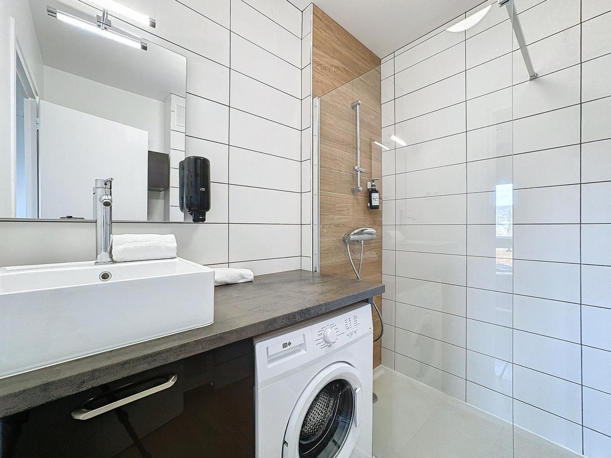 La Lassolas - Charmant T2 Avec Balcon Et Garage Chamalieres Bagian luar foto